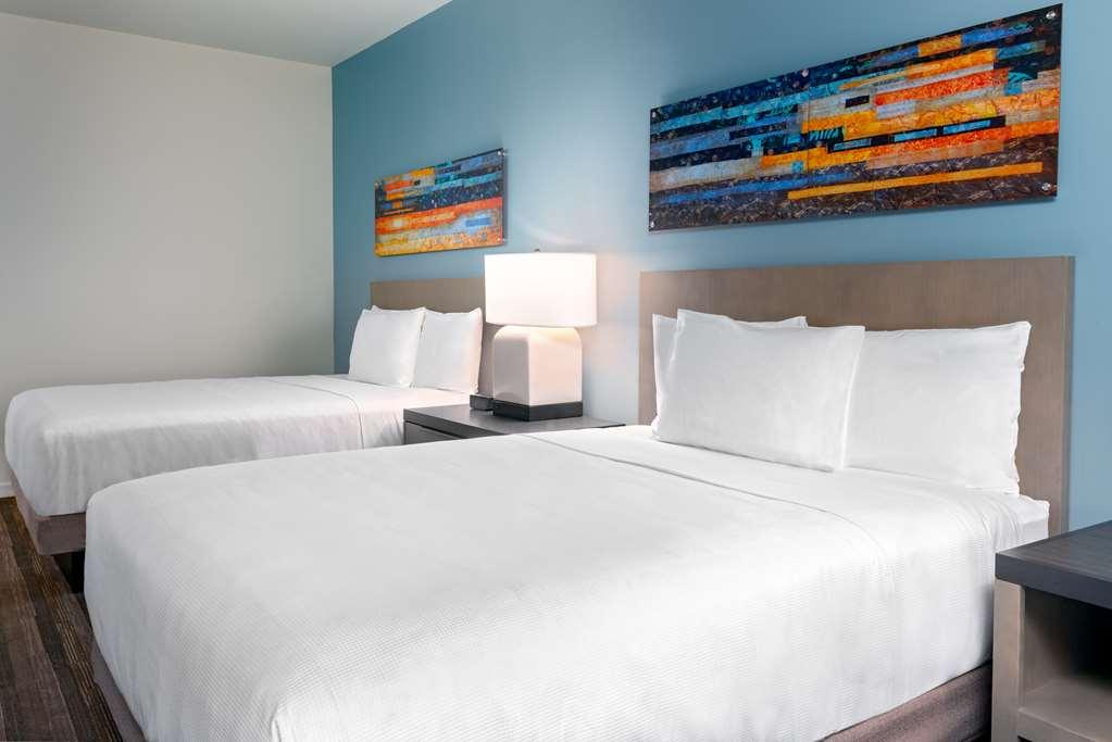Hyatt House Orlando Airport Hotel Room photo